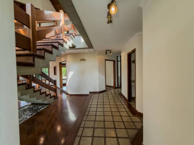 Casa para Venda em Santana de Parnaíba - 5