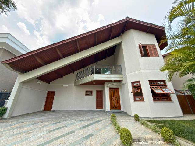 #4 - Casa para Venda em Santana de Parnaíba - SP